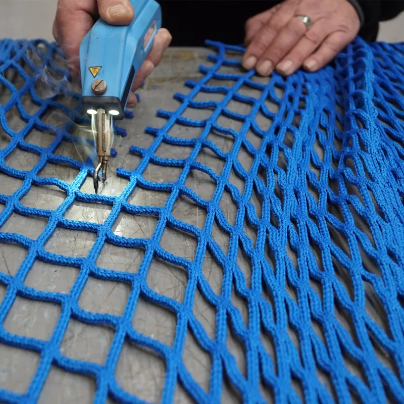 Utilisation du fer coupe à chaud sur une filet 