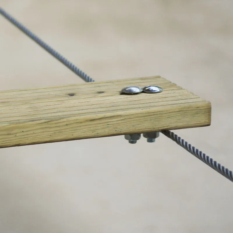 Planche de passerelle rainurée en BOIS 